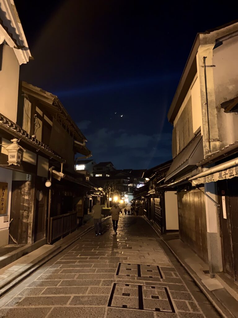 夜の京都石屏小路